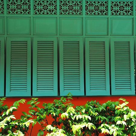 Focal Local Bed & Breakfast Bangkok Bagian luar foto