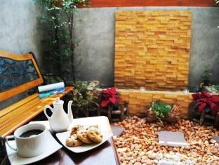Focal Local Bed & Breakfast Bangkok Bagian luar foto